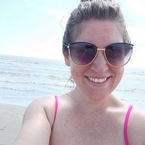 Meet your Posher, Megan